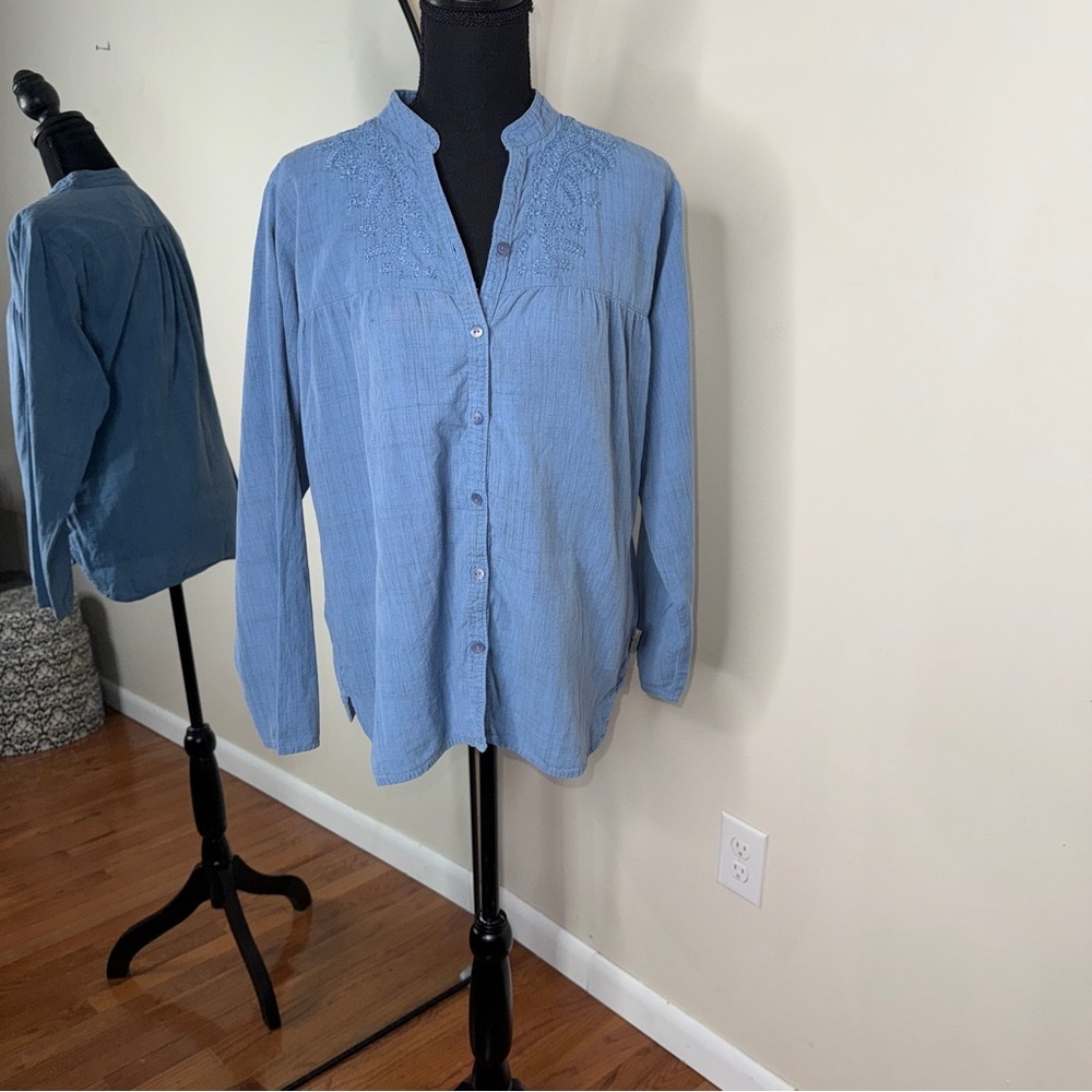 Woolrich Slate Blue Eyelet Embroidered Button Down Long Sleeve Top SizeL